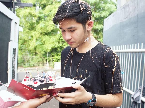 Begini Pose Makan Masinis Ganteng Jevi Santosa yang Seperti Dedek Gemes