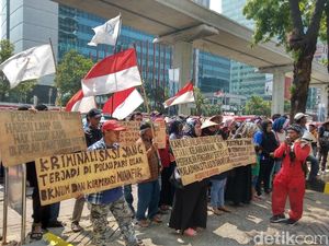 Warga Pulau Pari Demo di Ombudsman