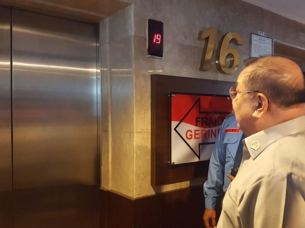 2 Anggota DPR yang Ruangannya Ditembak dari Komisi III 2 Anggota DPR yang Ruangannya Ditembak dari Komisi III