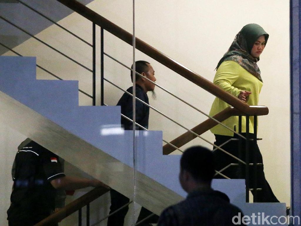 Bupati Bekasi Nonaktif dari Ketua DPD PG, Dicoret dari TKD Jokowi