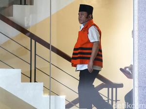 Bupati Lampung Selatan Zainudin Hasan Dituntut 15 Tahun Penjara Bupati Lampung Selatan Zainudin Hasan Dituntut 15 Tahun Penjara