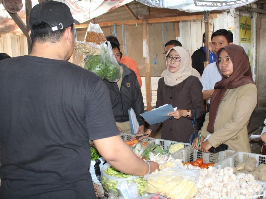 Dampak Kemarau Pengaruhi Harga Cabai di Pasar Kediri Dampak Kemarau Pengaruhi Harga Cabai di Pasar Kediri
