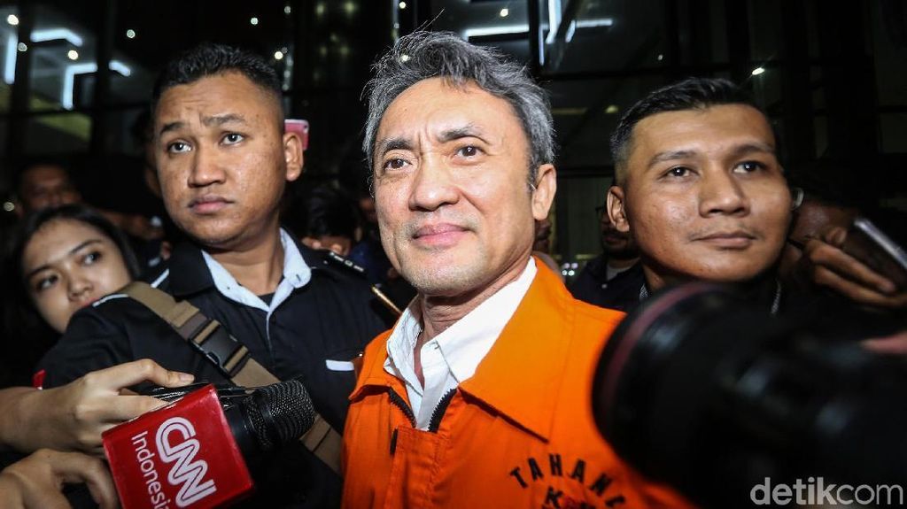 Pemeriksaan Perdana Eddy Sindoro Pasca Ditahan Pemeriksaan Perdana Eddy Sindoro Pasca Ditahan