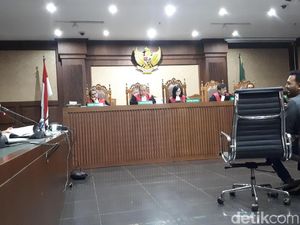 Teuku Fadhilatul Akui Transfer Uang Rp 1 Miliar ke Steffy Burase Teuku Fadhilatul Akui Transfer Uang Rp 1 Miliar ke Steffy Burase