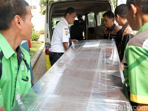 Jenazah Ibunda Bertolak ke Yogyakarta, di Mana Roro Fitria?