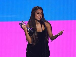 Tulis Lirik Buruk untuk Mantan, Ariana Grande Minta Maaf Tulis Lirik Buruk untuk Mantan, Ariana Grande Minta Maaf