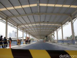 Konstruksi Skybridge Tanah Abang Masih 78%
