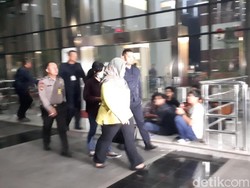 Video: Bupati Bekasi dan Direktur Lippo Tersangka Suap Meikarta