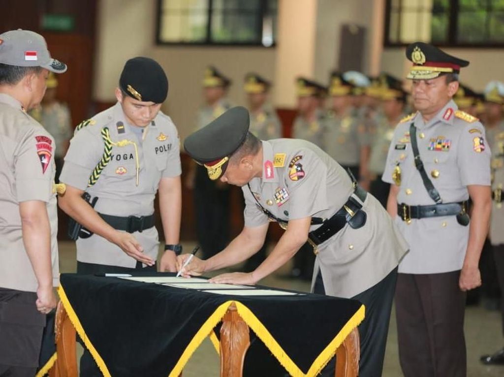 Kabareskrim: Saya Cek Penyidik, Tak Ada Aliran Dana ke Tito Karnavian Kabareskrim: Saya Cek Penyidik, Tak Ada Aliran Dana ke Tito Karnavian