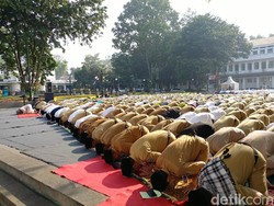 Minta Hujan, Seribu ASN Kota Bandung Gelar Salat Istisqa