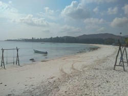 Kabupaten Buru Punya Pantai Cantik Berpasir Putih