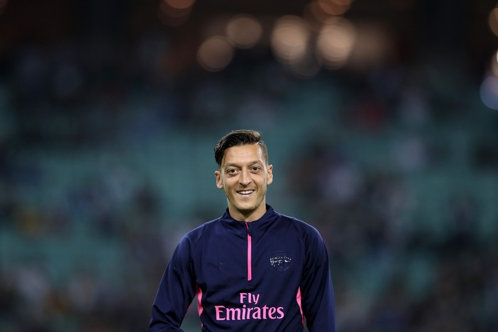 BAKU, AZERBAIJAN - OCTOBER 04:  Mesut Ozil of Arsenal looks on prior to the UEFA Europa League Group E match between Qarabag FK and Arsenal at  on October 4, 2018 in Baku, Azerbaijan.  (Photo by Francois Nel/Getty Images)