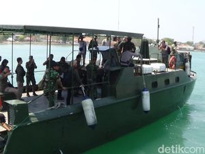 Bantu Korban Gempa Situbondo, Polisi-TNI Tambah Personel ke Sumenep