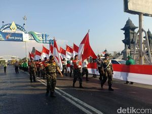 Masuk Jateng, Kirab Satu Negeri Disambut Merah Putih 1 Km Masuk Jateng, Kirab Satu Negeri Disambut Merah Putih 1 Km
