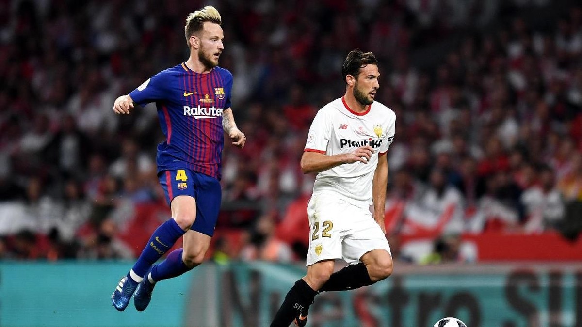 Laga Barcelona vs Sevilla akan memanaskan Liga Spanyol akhir pekan ini (Foto: David Ramos/Getty Images)