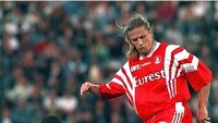 Emmanuel Petit bersama dengan Henry di Monaco di rentang 1994-1997. Kebersamaan itu berlanjut di Arsenal. (Foto: Francois Guillot/AFP)