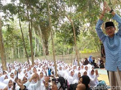 Sandiaga Sambangi Ponpes Penggagas Longmarch 212 di Ciamis