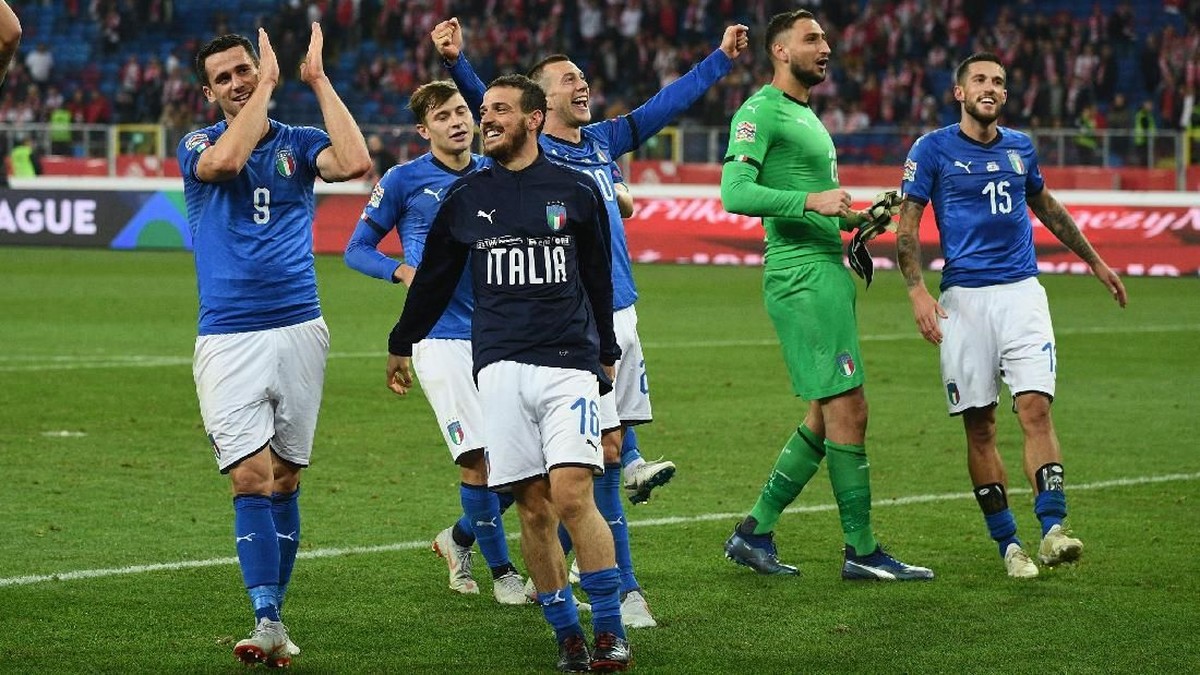 Pemain Timnas Italia berselebrasi usai menang 1-0 atas Polandia di lanjutan UEFA Nations League. (Foto: Claudio Villa/Getty Images)