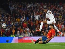 Inggris makin percaya diri. Di menit ke-29, gantian Rashford yang membobol gawang Spanyol usai meneruskan umpan Harry Kane. Tim tamu unggul 2-0. (Foto: David Ramos/Getty Images)