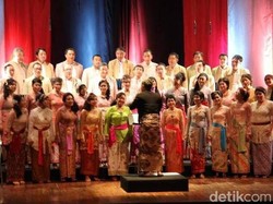 48 Penyanyi PSM Unpad Berbagai Generasi Gelar Konser Naranesia