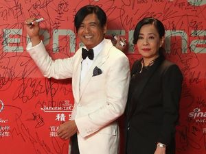 Fakta Chow Yun Fat, Aktor Dermawan Keranjingan Selfie