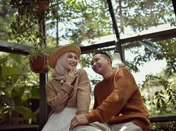 Gaya Hijab Melody Eks JKT 48 Saat Foto Prewed, Makin Cantik!