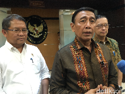 Pemerintah Serahkan Pengelolaan Operator Satelit ke Badan Usaha