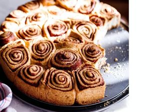 Empuk Wangi Cinnamon Roll Enak Buat Teman Ngopi Empuk Wangi Cinnamon Roll Enak Buat Teman Ngopi