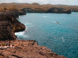Mau Liburan ke Nusa Penida? Ini Destinasi Cantiknya