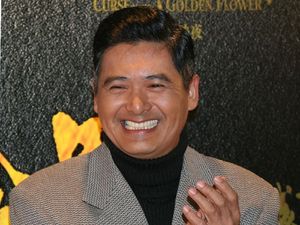Sumbangkan 10 T, Hidup Chow Yun Fat Sangat Sederhana, 17 Tahun Tak Ganti HP Sumbangkan 10 T, Hidup Chow Yun Fat Sangat Sederhana, 17 Tahun Tak Ganti HP