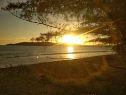 Onde Mande! Indahnya Sunset di Kawasan Pantai Mandeh Sumbar
