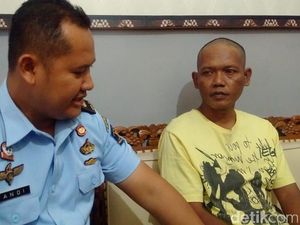 Napi Lapas Palu Menyerahkan Diri ke Rutan Solo Napi Lapas Palu Menyerahkan Diri ke Rutan Solo