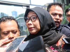 Dirjen PAS Geleng Kepala Bantah Terlibat Suap Lapas Sukamiskin Dirjen PAS Geleng Kepala Bantah Terlibat Suap Lapas Sukamiskin