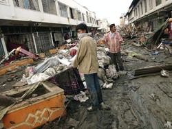 Tsunami Datang, Pergi, dan Dilupakan