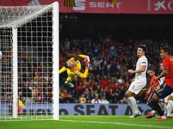 Di babak kedua, Spanyol gantian menekan. Hasilnya, Paco Alcacer yang baru masuk bisa memperkecil ketertinggalan menjadi 1-3. (Foto: David Ramos/Getty Images)