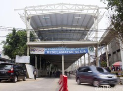 Anies Panggil Dirut Sarana Jaya soal Skybridge Tn Abang yang Molor