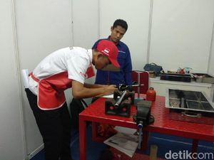 Mendongkrak Partisipasi Kerja Lulusan SMK Mendongkrak Partisipasi Kerja Lulusan SMK