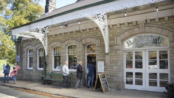 Foto: Toko Buku yang Masih Pakai Sistem Barter di Inggris