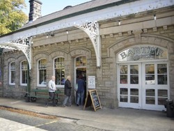 Seperti Zaman Dulu, Toko Buku Ini Masih Menerapkan Barter