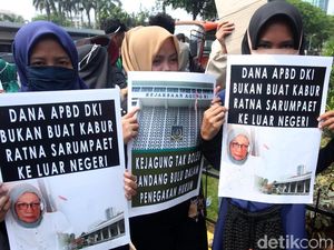 Aksi Mahasiswa dan Aktivis Tuntut Usut Tuntas Hoax Ratna Sarumpaet