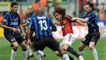 11 Foto Ikonik Duel Panas Inter Milan vs AC Milan
