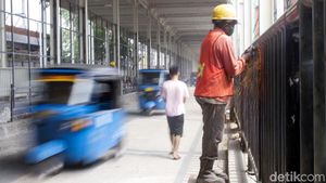 Belum Rampung Total, Kolong Skybridge Sudah Ramai Pengendara
