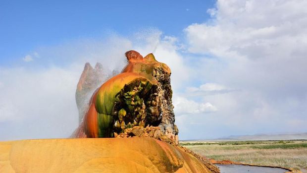 Fly Geyser - Nevada Fly Geyser - Nevada