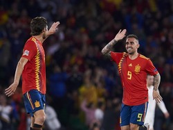Gol dari Paco Alcaer (kanan) melecut semangat tim Matador. Tekanan bertubi-tubi bisa diperlihatkan tim asuhan Luis Enrique itu di depan pendukungnya. (Foto: Aitor Alcalde/Getty Images)