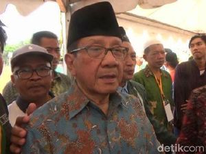 Akbar Tandjung Sedih Bupati Bekasi Diciduk KPK Akbar Tandjung Sedih Bupati Bekasi Diciduk KPK