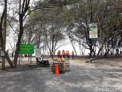 Rompi Bertuliskan Sebuah Ormas Disita Terkait Kasus Sedekah Laut