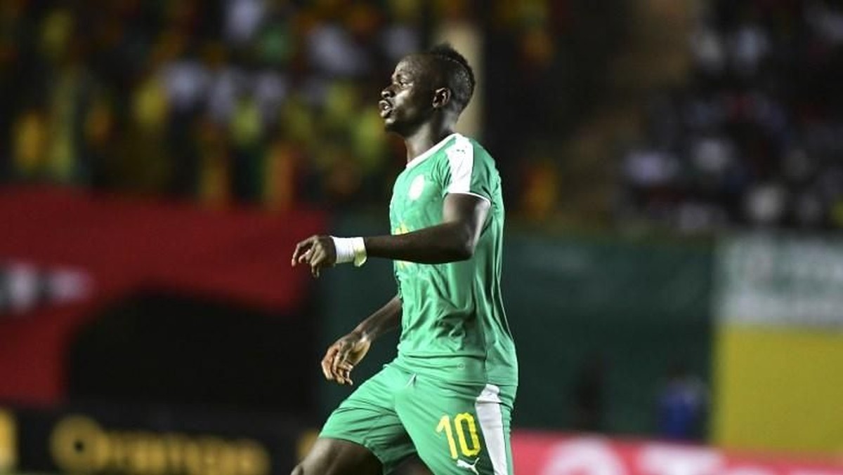 Sadio Mane mendapat cedera saat membela Senegal di Kualifikasi Piala Afrika 2019 (Photo by SEYLLOU / AFP)