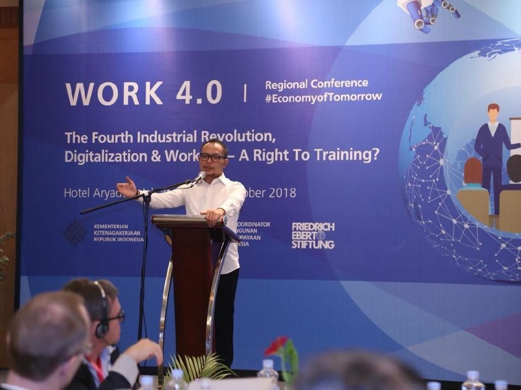 Menaker: Tak Perlu Takut dengan Revolusi Industri 4.0 Menaker: Tak Perlu Takut dengan Revolusi Industri 4.0