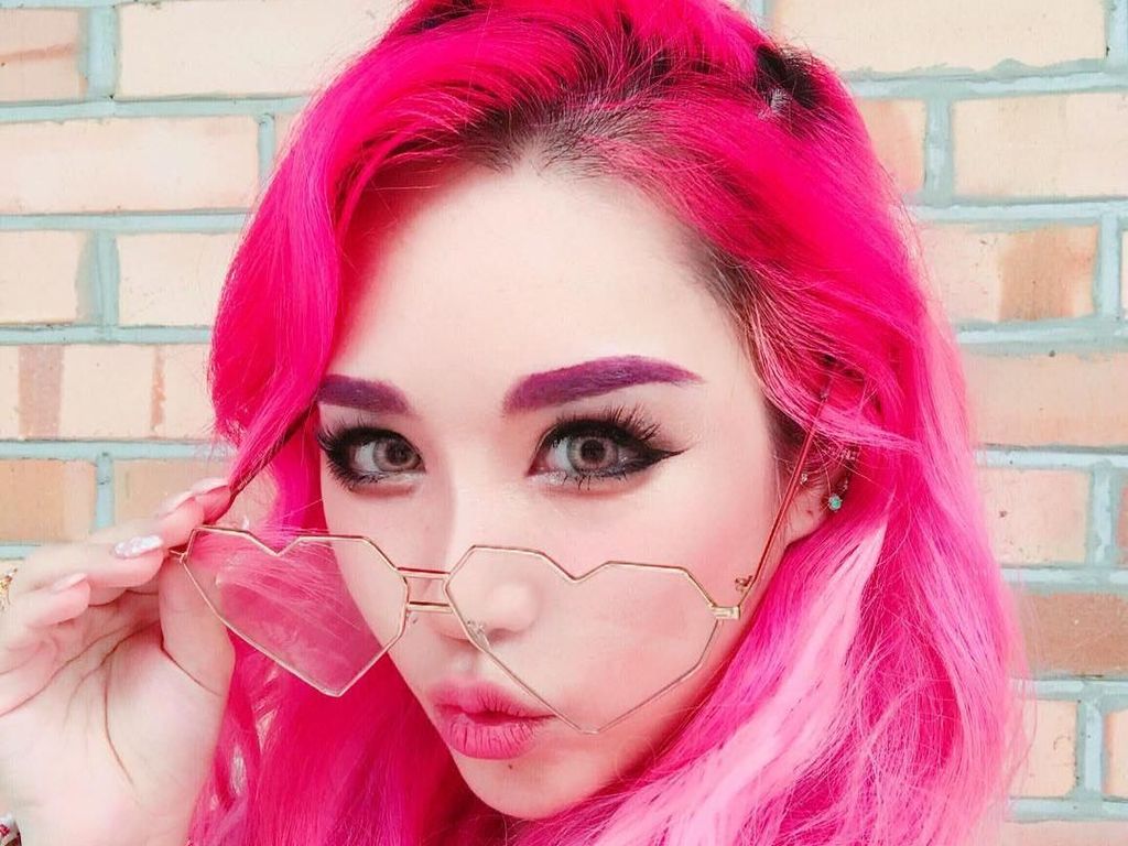 Wanita Ini Bikin Makeup Seram Tiru Wajah Istri Mantan PM Malaysia Wanita Ini Bikin Makeup Seram Tiru Wajah Istri Mantan PM Malaysia