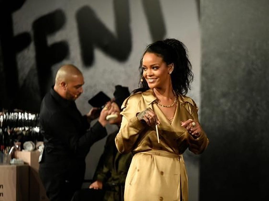 Dituding Rasis, Rihanna Tarik Produk Kosmetik Geisha Chic Dituding Rasis, Rihanna Tarik Produk Kosmetik Geisha Chic